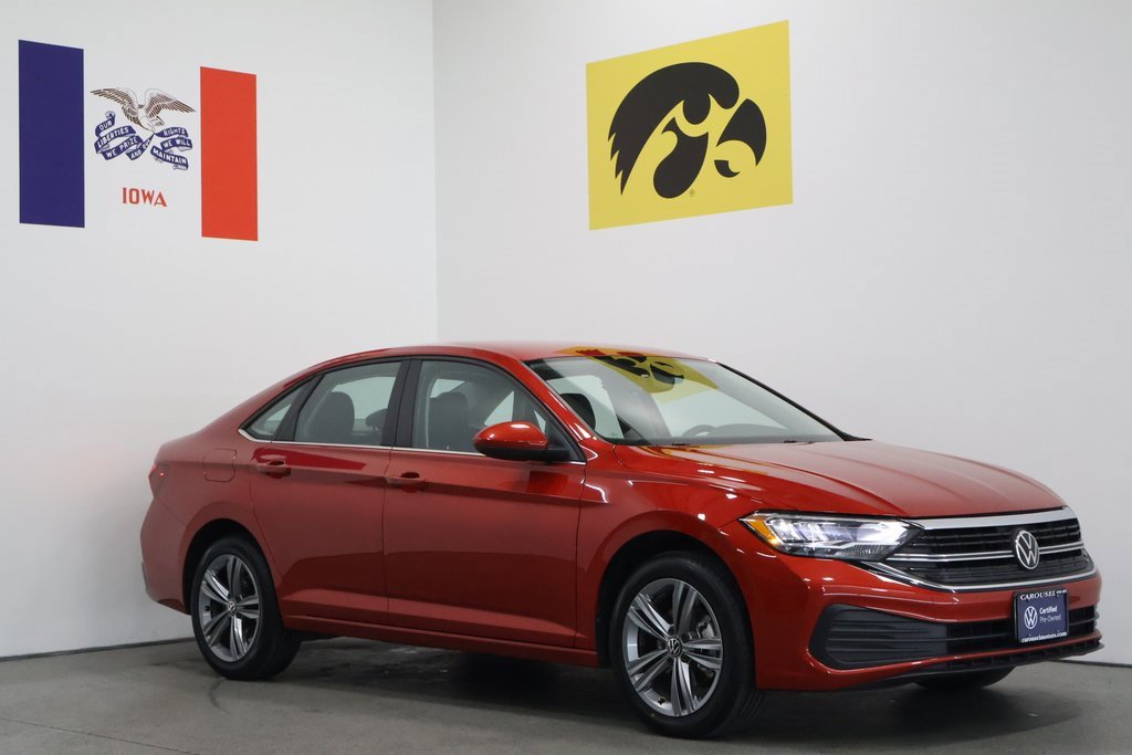 Used 2023 Volkswagen Jetta SE image 1