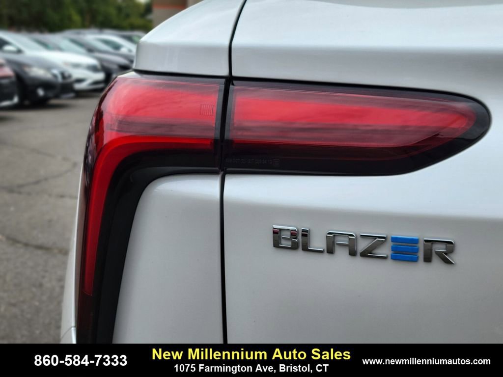 Used 2024 Chevrolet Blazer EV LT image 9