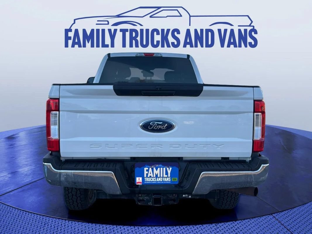 Used 2017 Ford F250 XLT AWD/4WD image 4