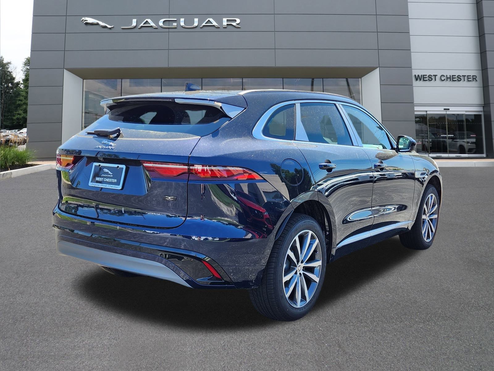 New 2026 Jaguar F-PACE R-Dynamic S image 4