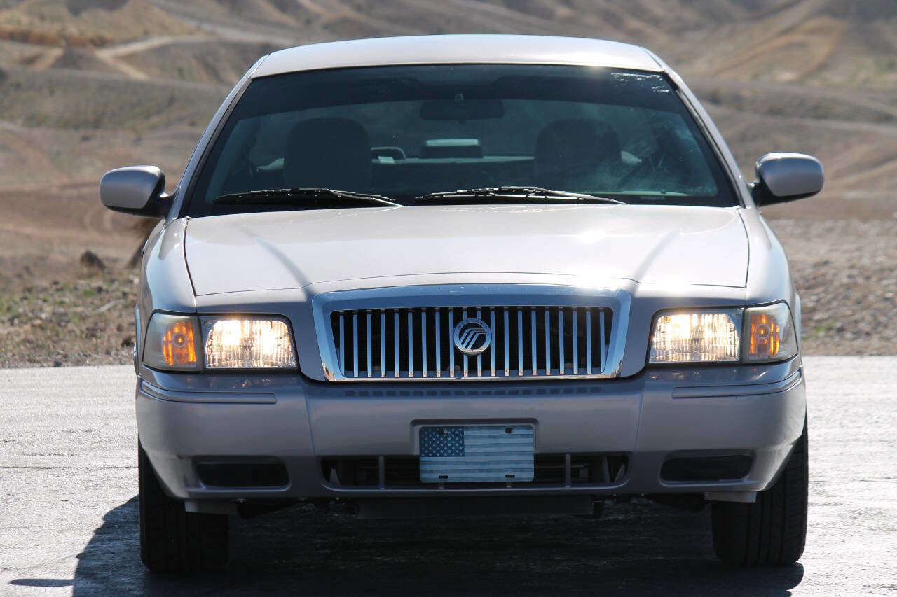 Used 2007 Mercury Grand Marquis GS image 2