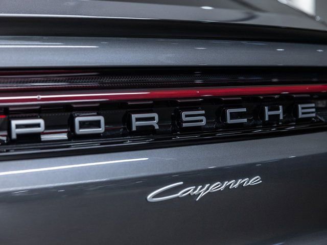 Certified 2025 Porsche Cayenne Coupe image 20