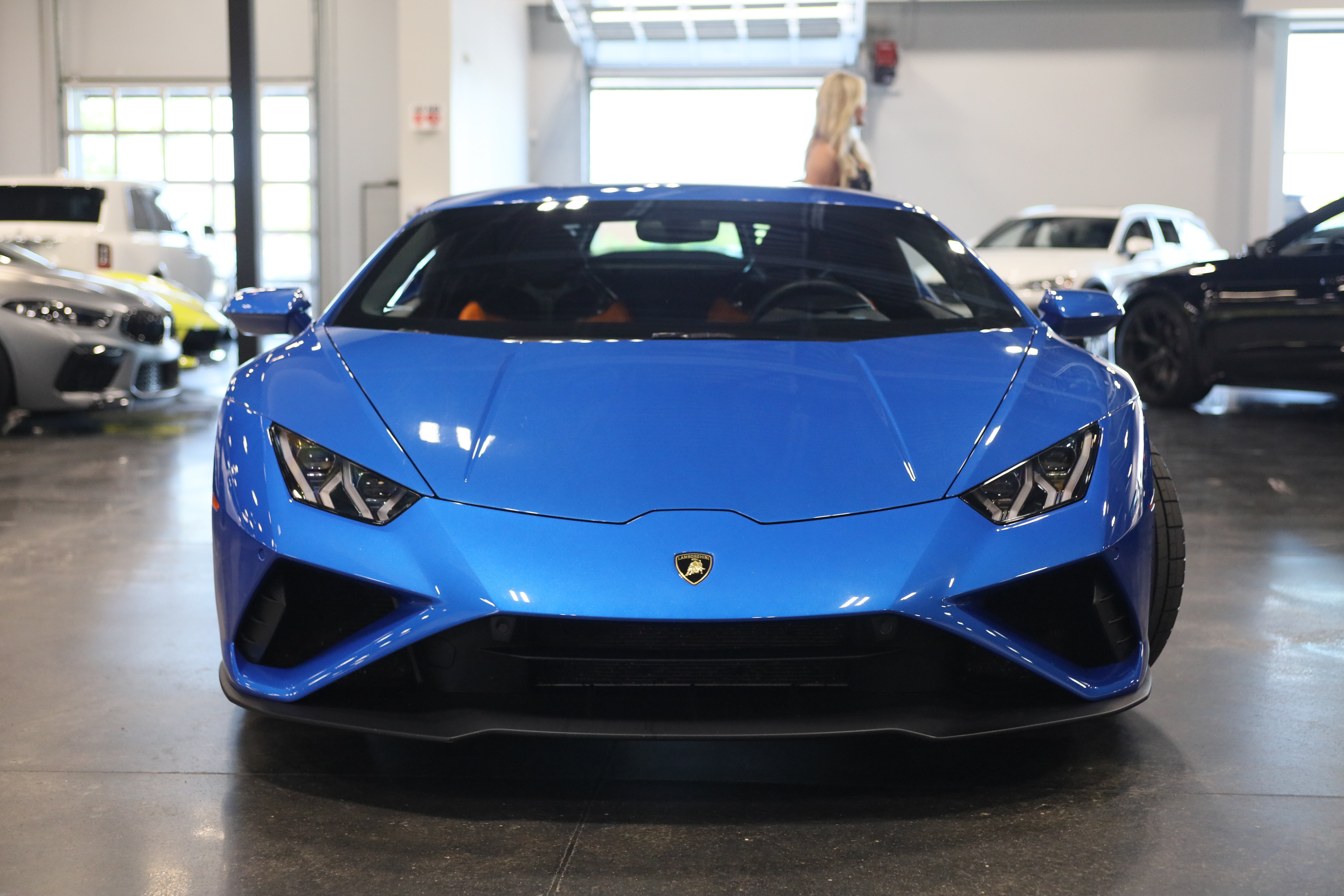 Used 2020 Lamborghini Huracan EVO RWD image 2