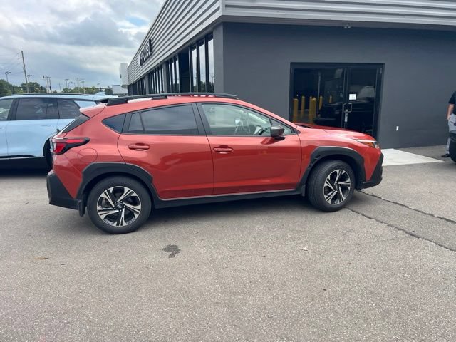 Used 2024 Subaru Crosstrek 2.0i Premium AWD/4WD image 3