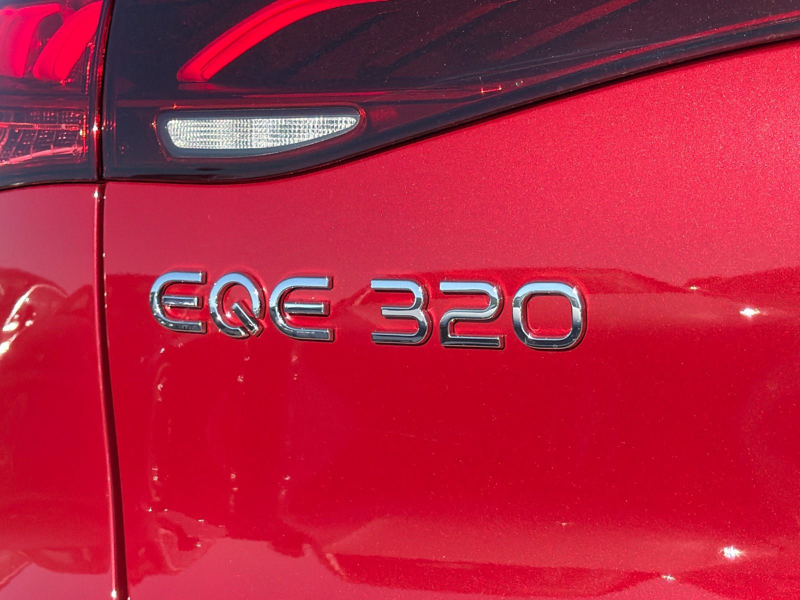 New 2027 Mercedes-Benz EQE 320 4MATIC SUV image 13