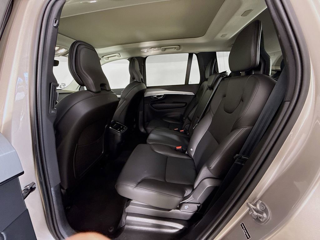Certified 2025 Volvo XC90 B5 Core w/ Protection Package Premier image 25