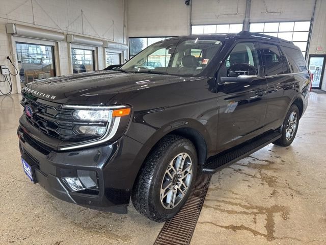 Used 2025 Ford Expedition Active AWD/4WD image 7