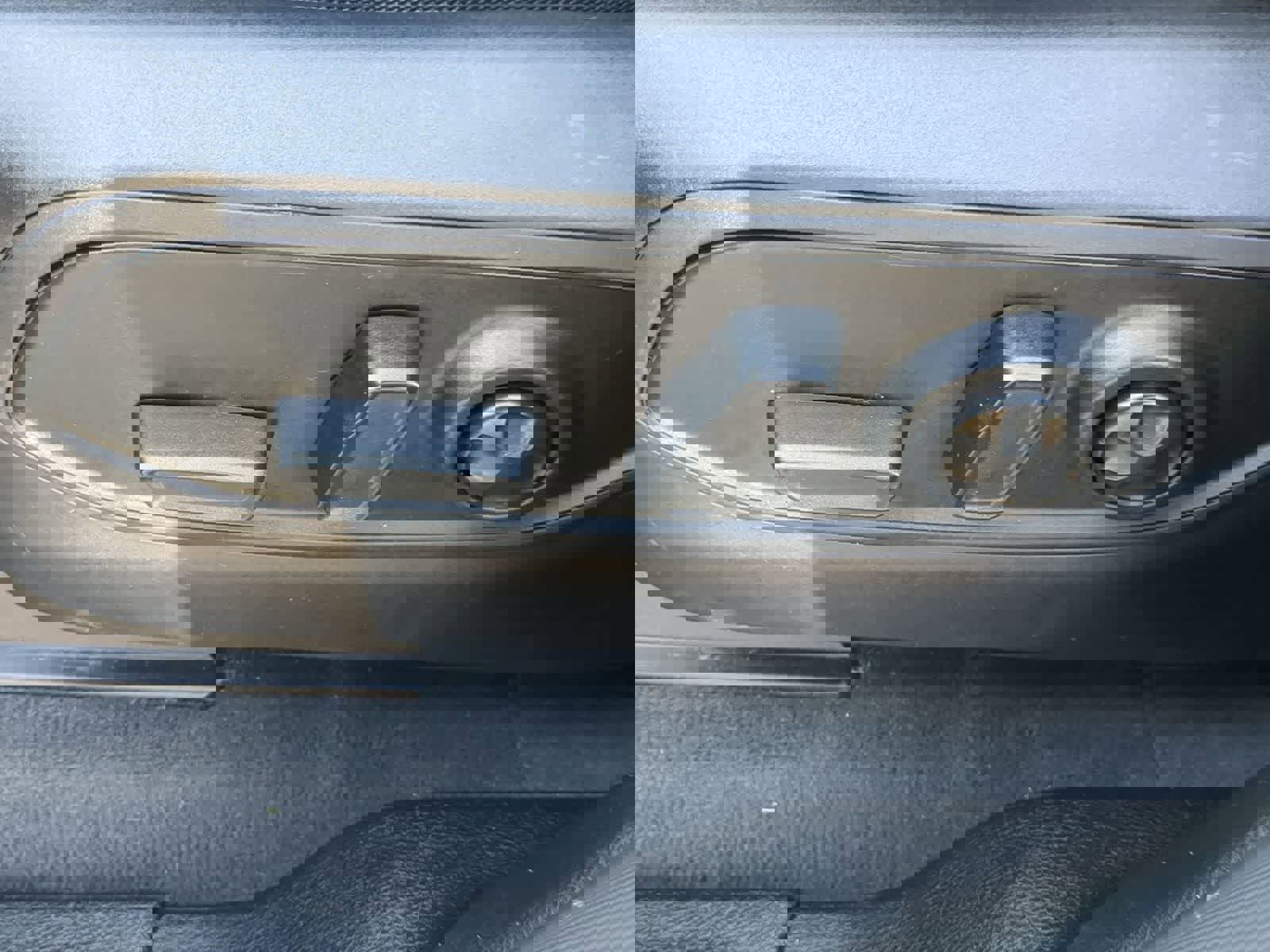 Used 2023 Jeep Grand Cherokee Altitude image 17