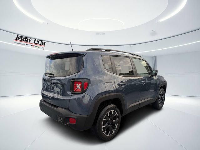 Certified 2023 Jeep Renegade Latitude w/ Sun/Sound Group AWD/4WD image 3