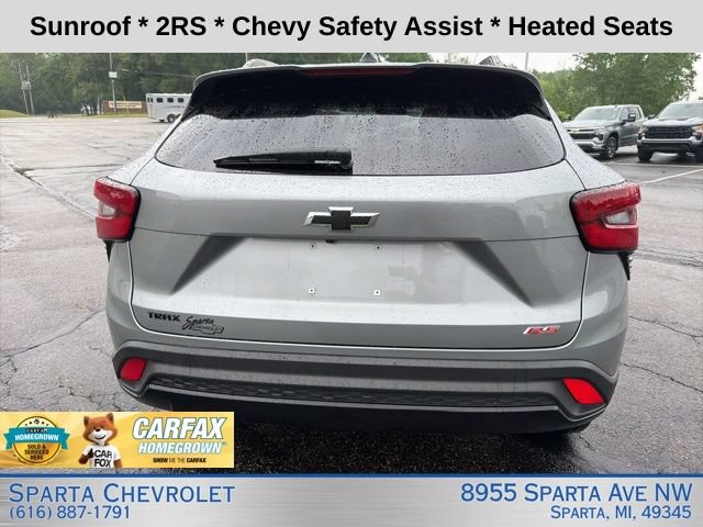 Used 2024 Chevrolet Trax RS w/ Sunroof Package FWD image 4