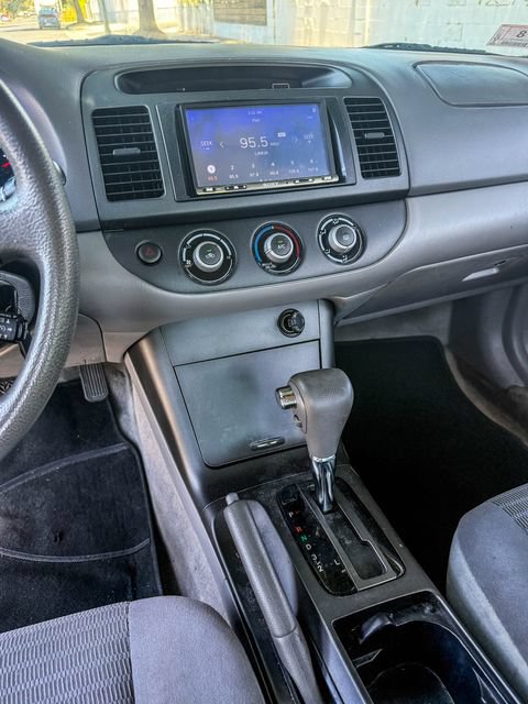 Used 2006 Toyota Camry LE FWD image 9