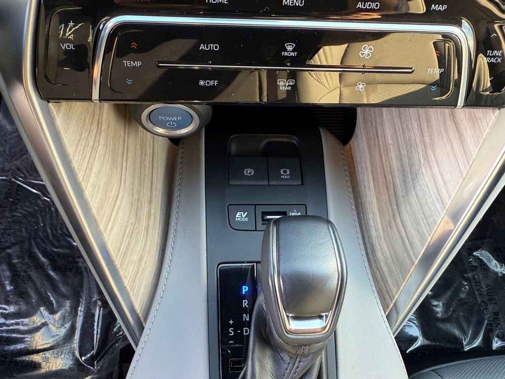 Used 2022 Toyota Venza Limited w/ Advanced Technology Package image 19