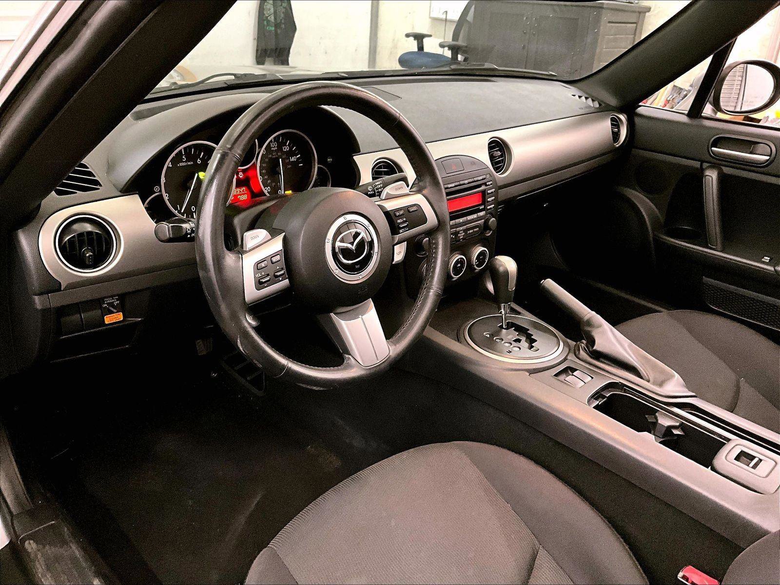 Used 2010 MAZDA MX-5 Miata Touring RWD image 12