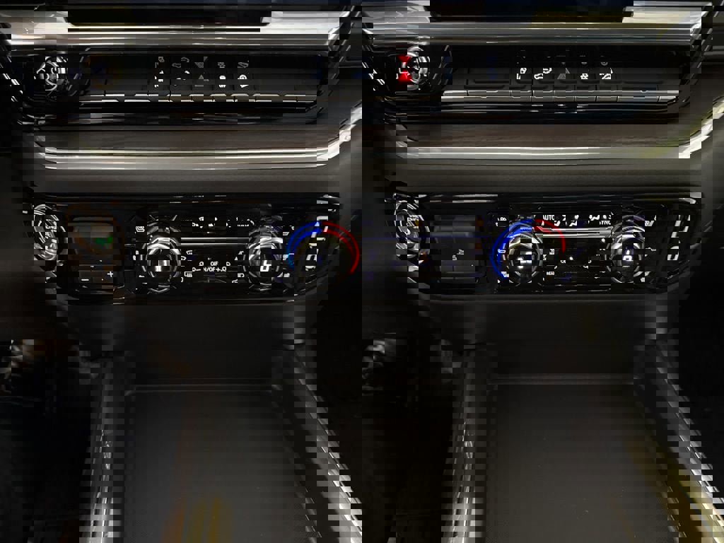 New 2026 GMC Sierra 2500 SLT AWD/4WD image 27