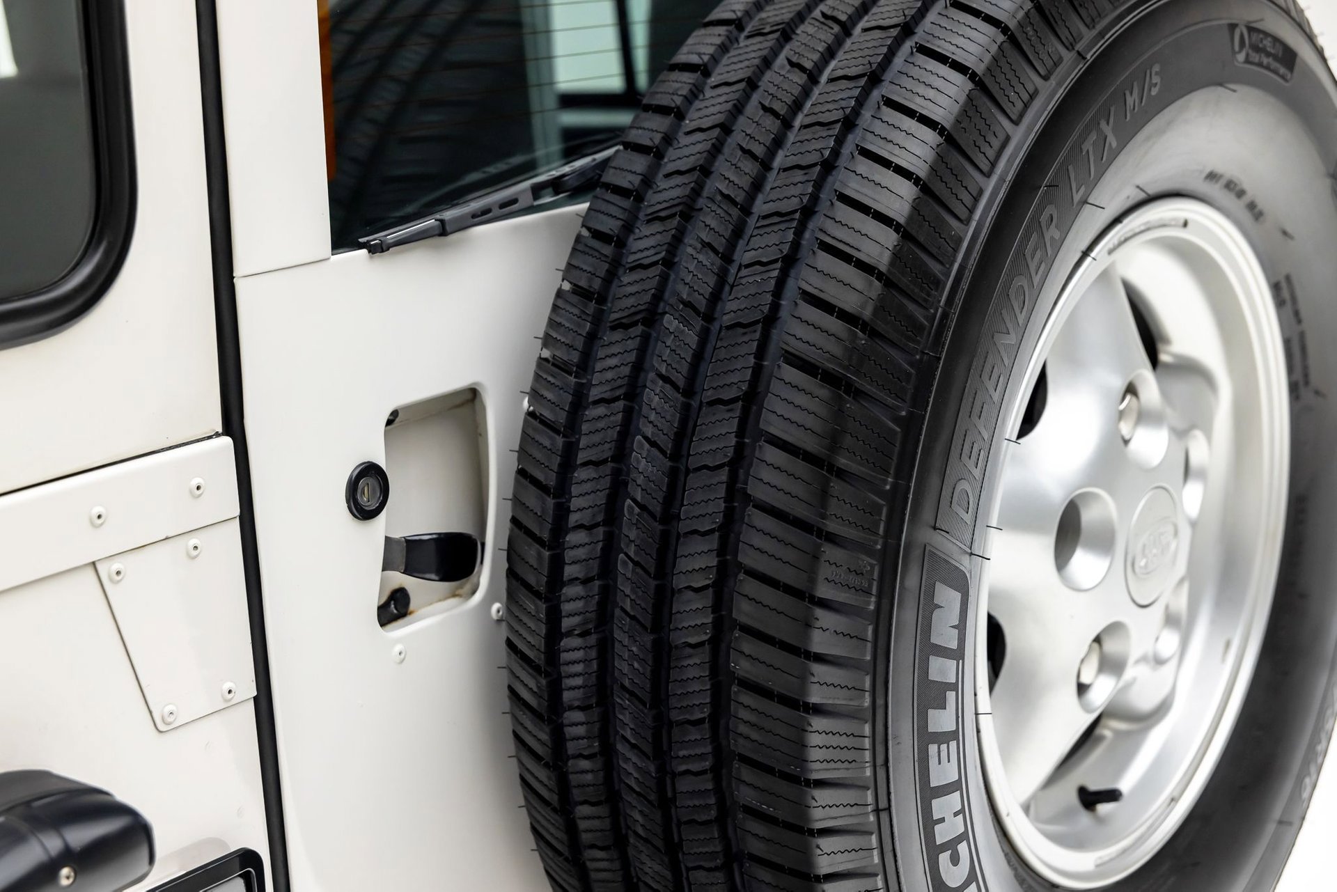 Used 1997 Land Rover Defender 90 image 24