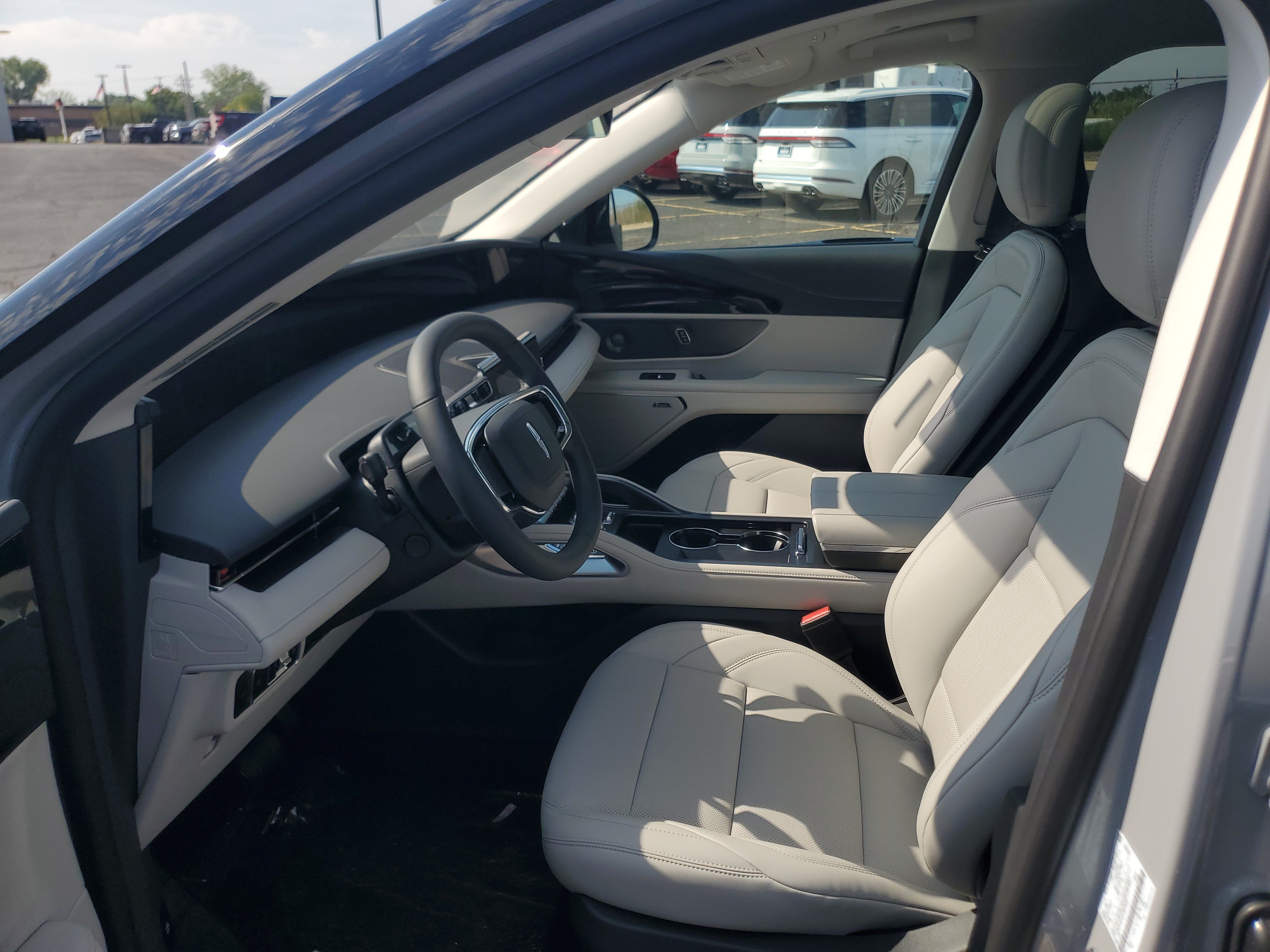 New 2026 Lincoln Nautilus Premier w/ Equipment Group 102A AWD/4WD image 11