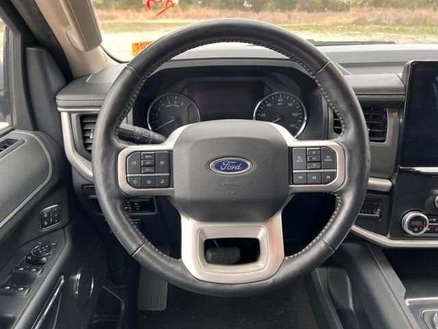 Used 2024 Ford Expedition XLT image 15