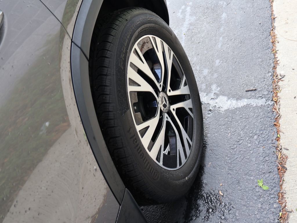 Certified 2025 Mercedes-Benz GLA 250 4MATIC image 40