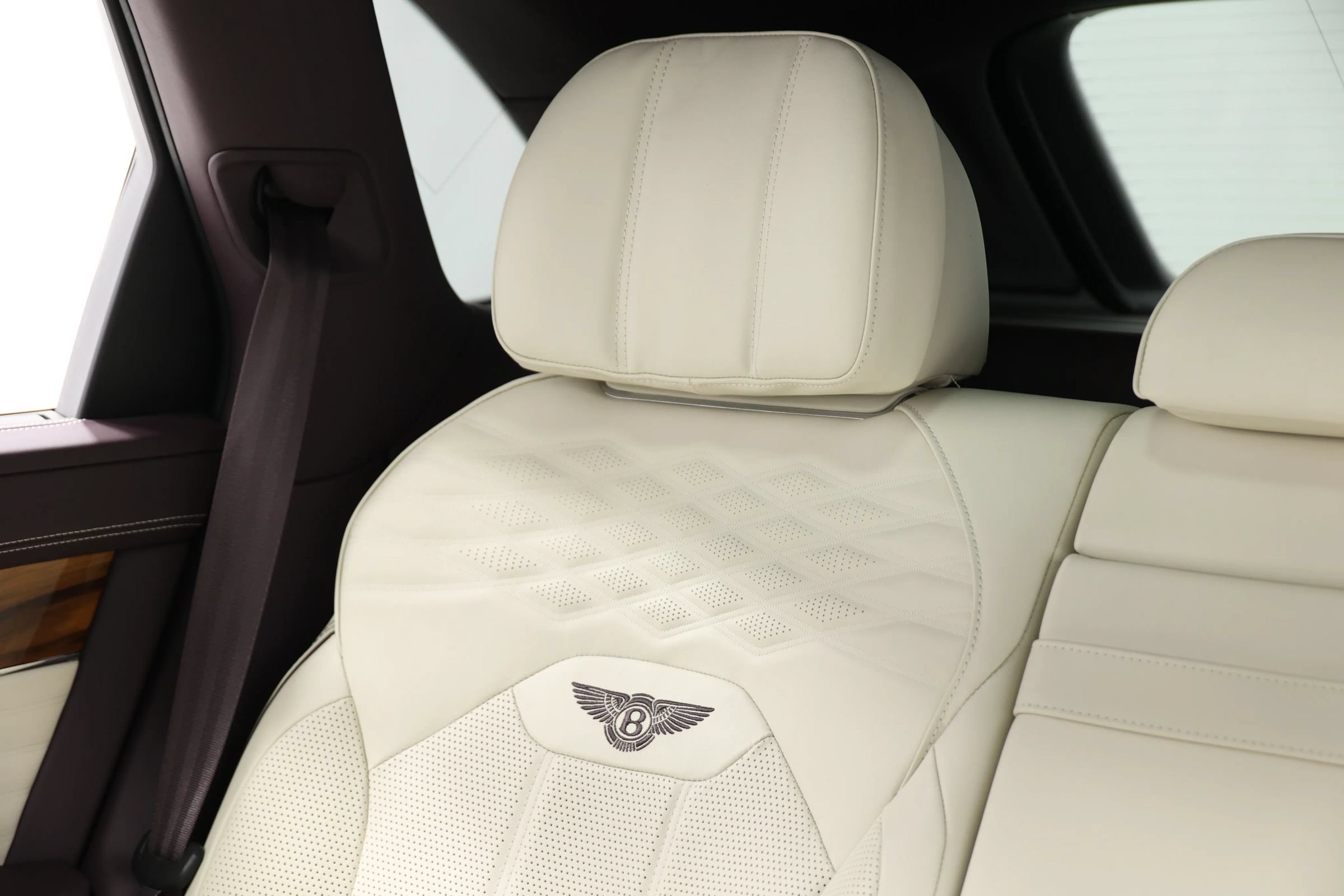 Used 2023 Bentley Bentayga Extended Wheelbase AWD/4WD image 67