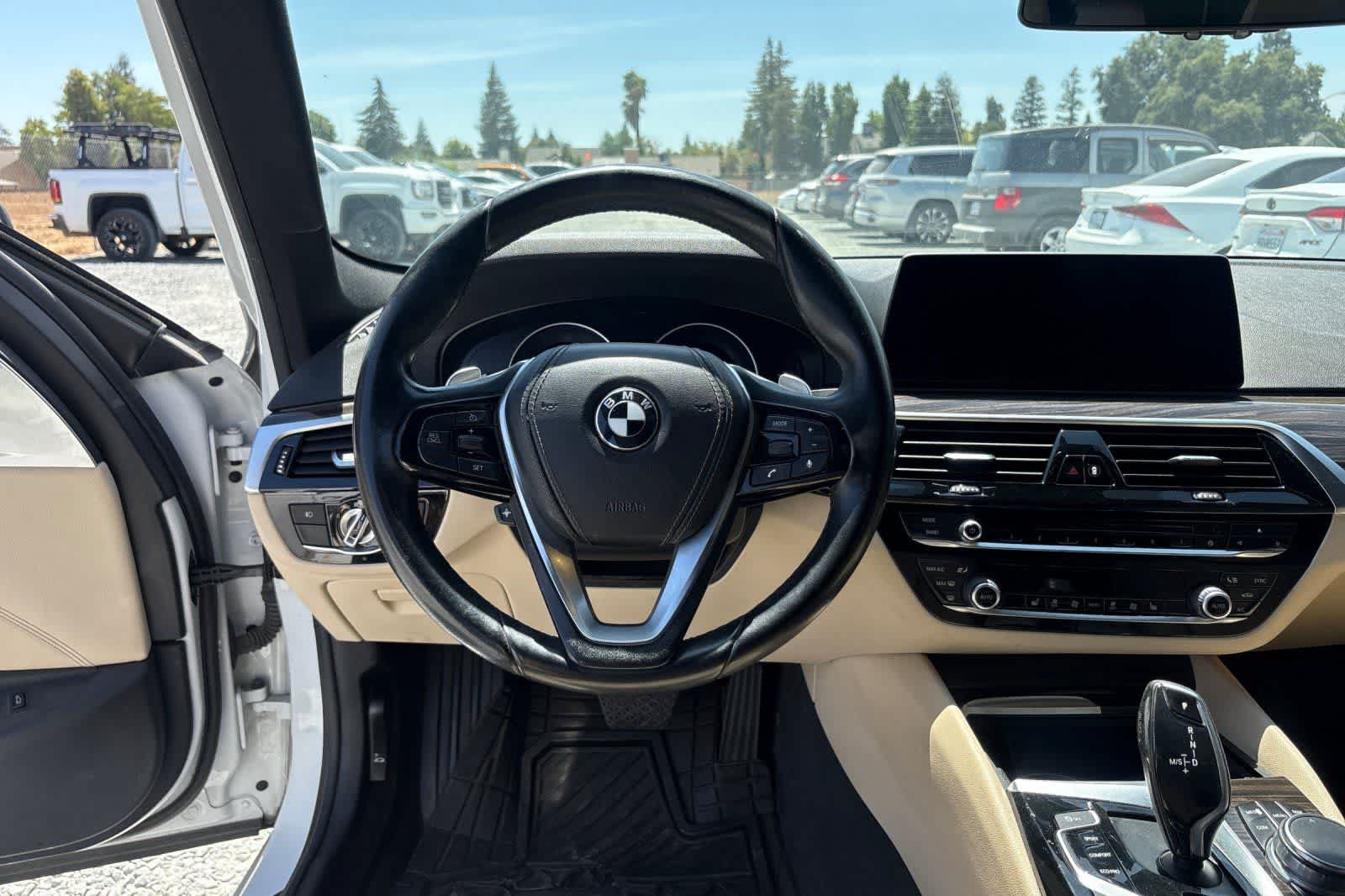 Used 2017 BMW 540i RWD image 16