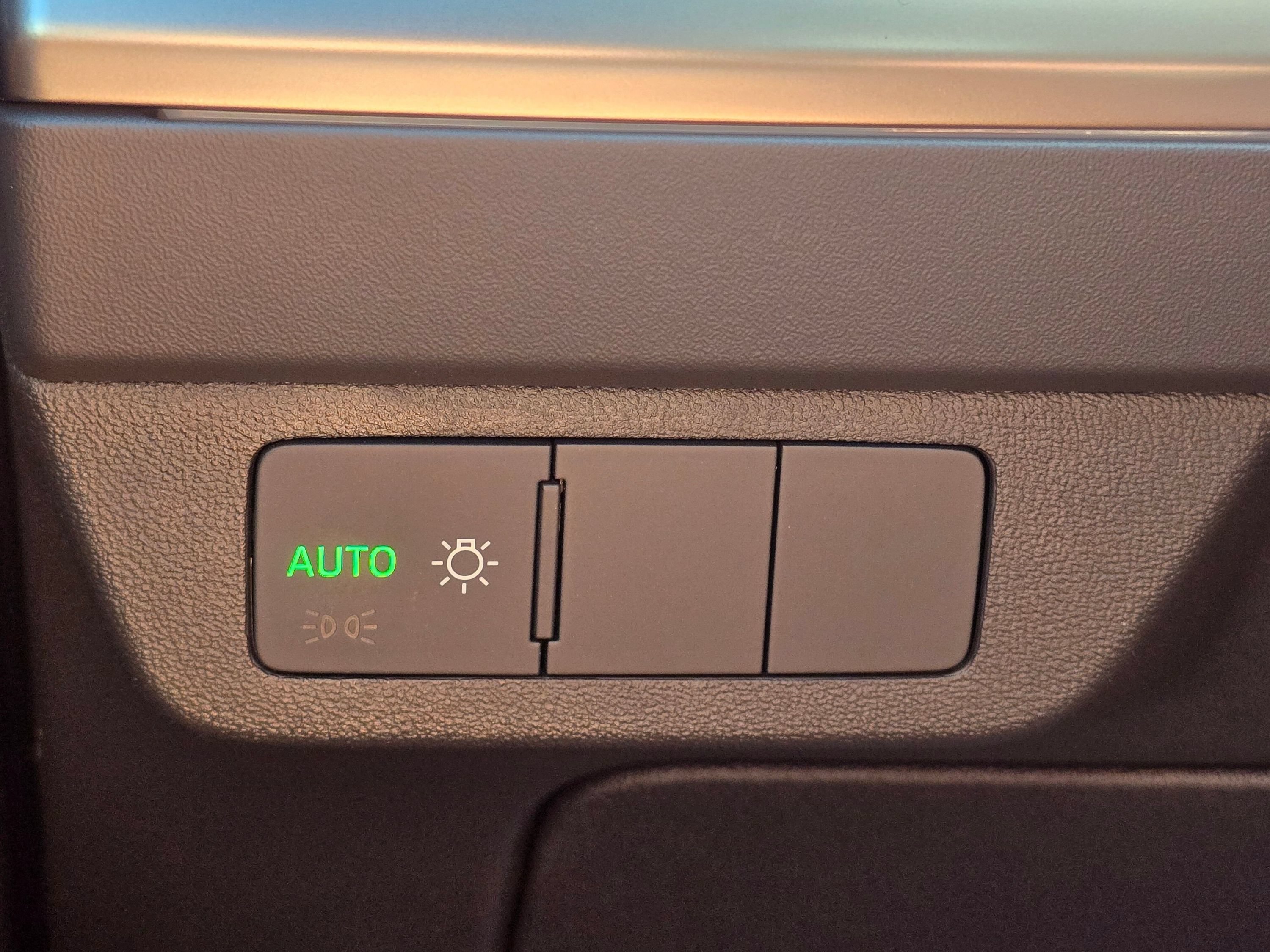 Used 2023 Audi Q4 e-tron Premium Plus AWD/4WD image 40