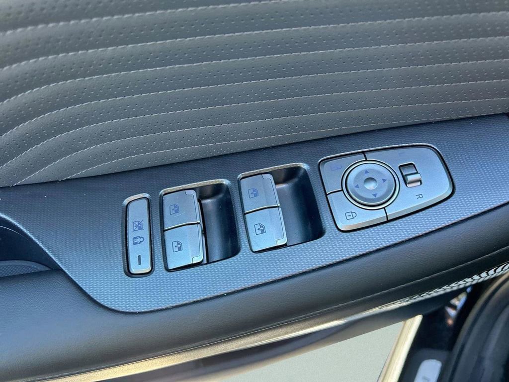 Used 2024 Hyundai Palisade Calligraphy image 25