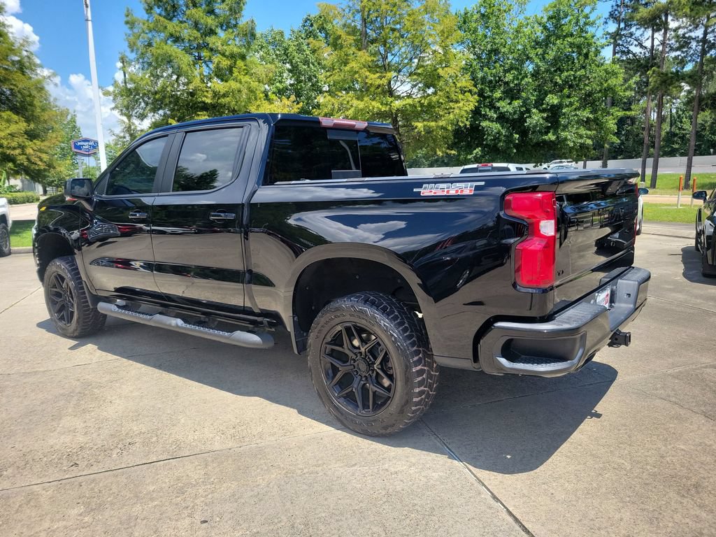 Used 2020 Chevrolet Silverado 1500 LT Trail Boss w/ Midnight Edition AWD/4WD image 3