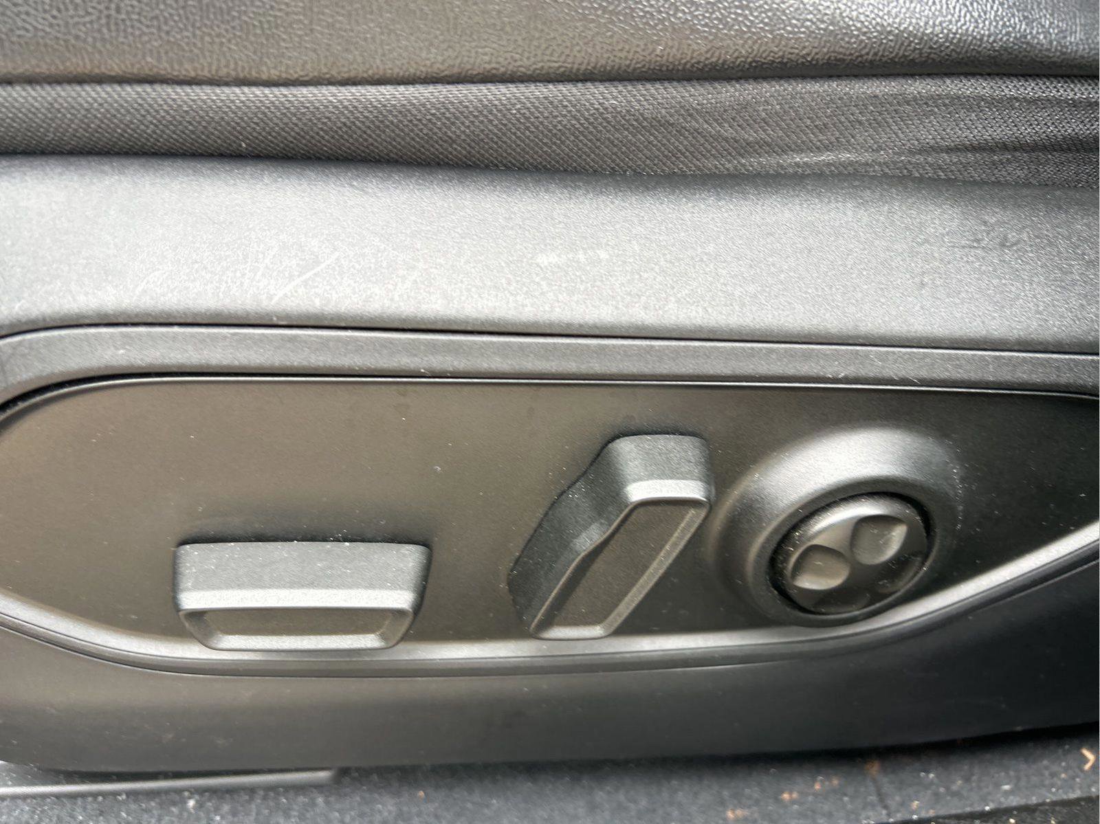 Certified 2023 Jeep Grand Cherokee Limited image 28