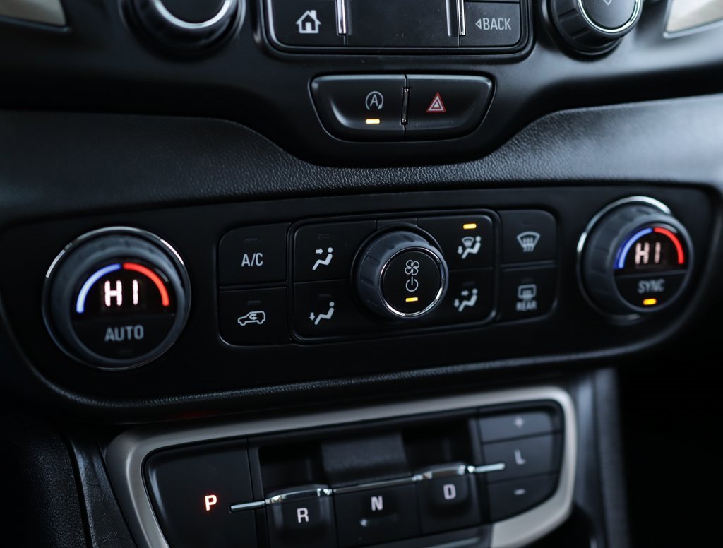 Used 2023 GMC Terrain Denali image 17