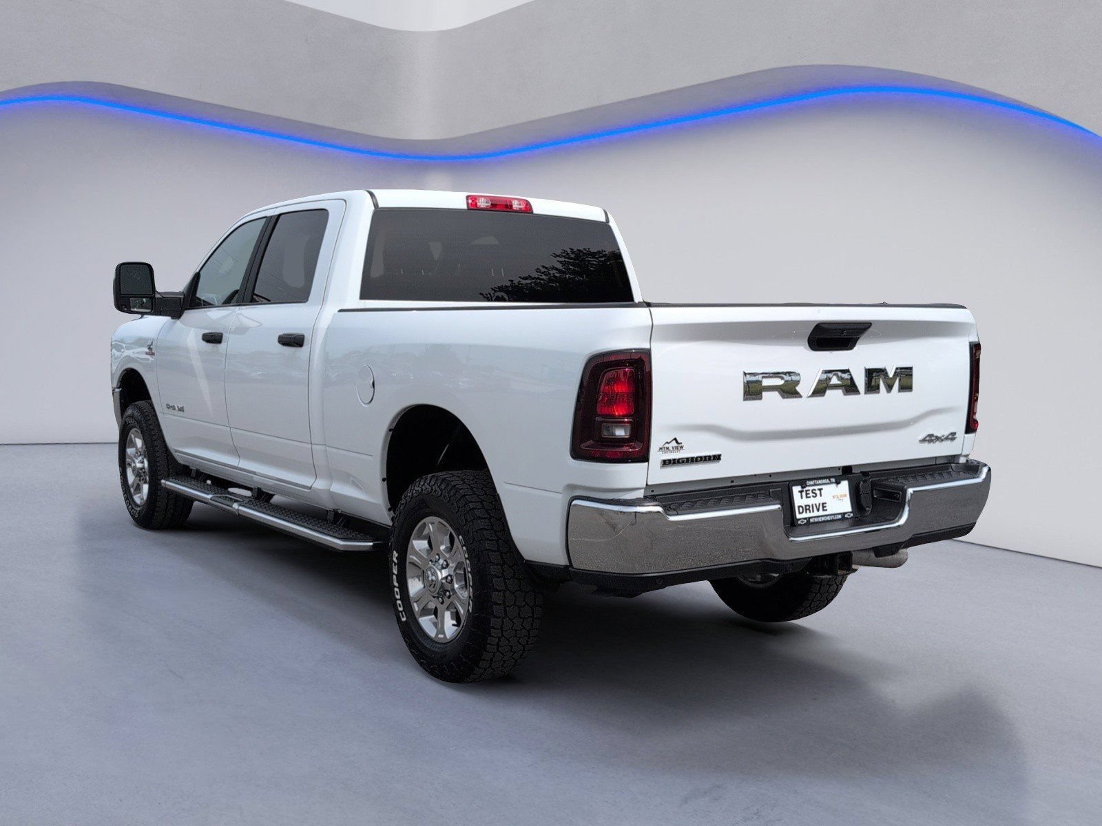 Used 2025 RAM 2500 Big Horn AWD/4WD image 3