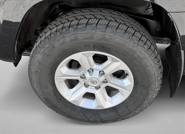 Certified 2018 Toyota 4Runner SR5 AWD/4WD image 9