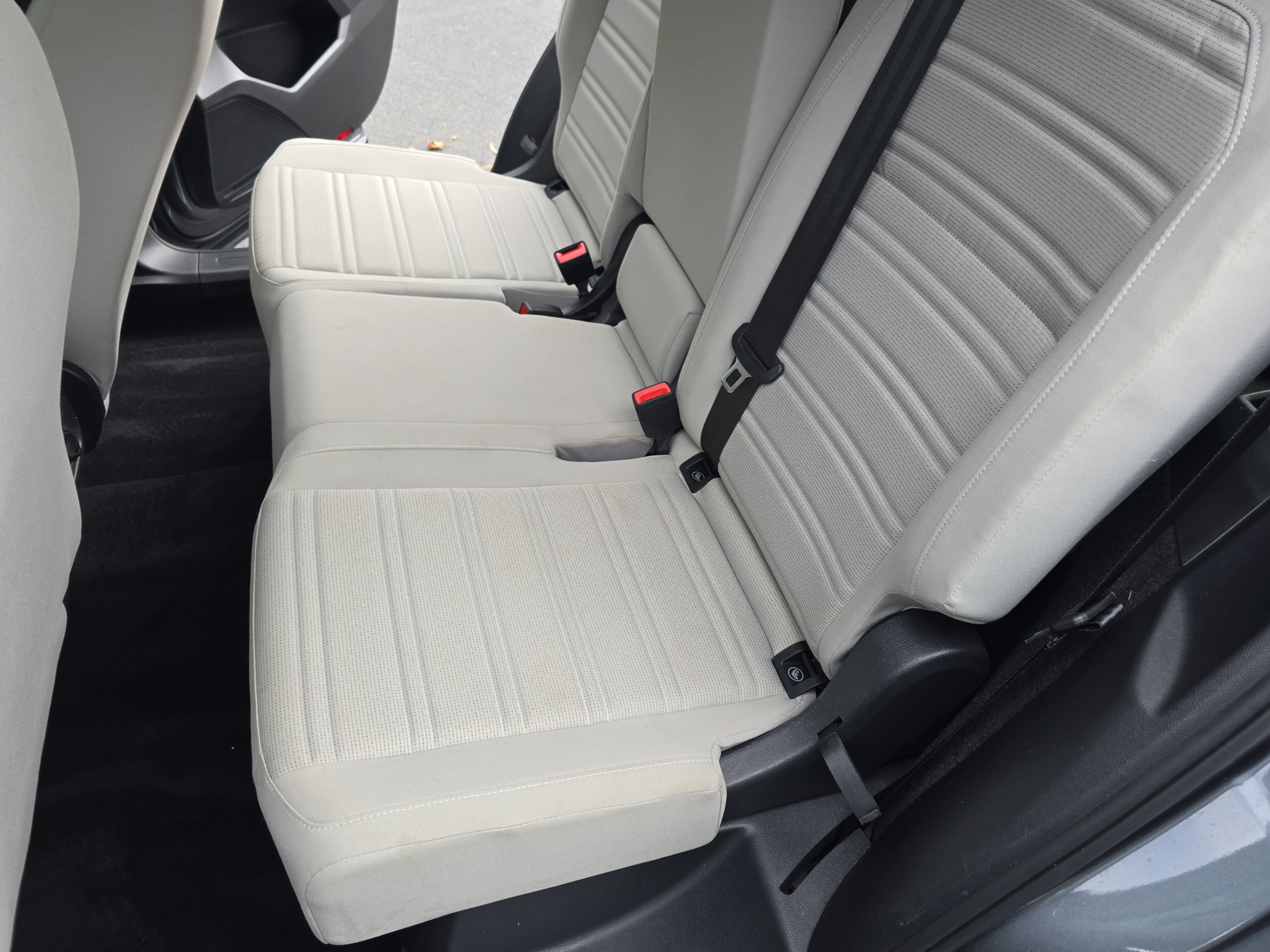 Used 2022 Volkswagen Tiguan S FWD image 14