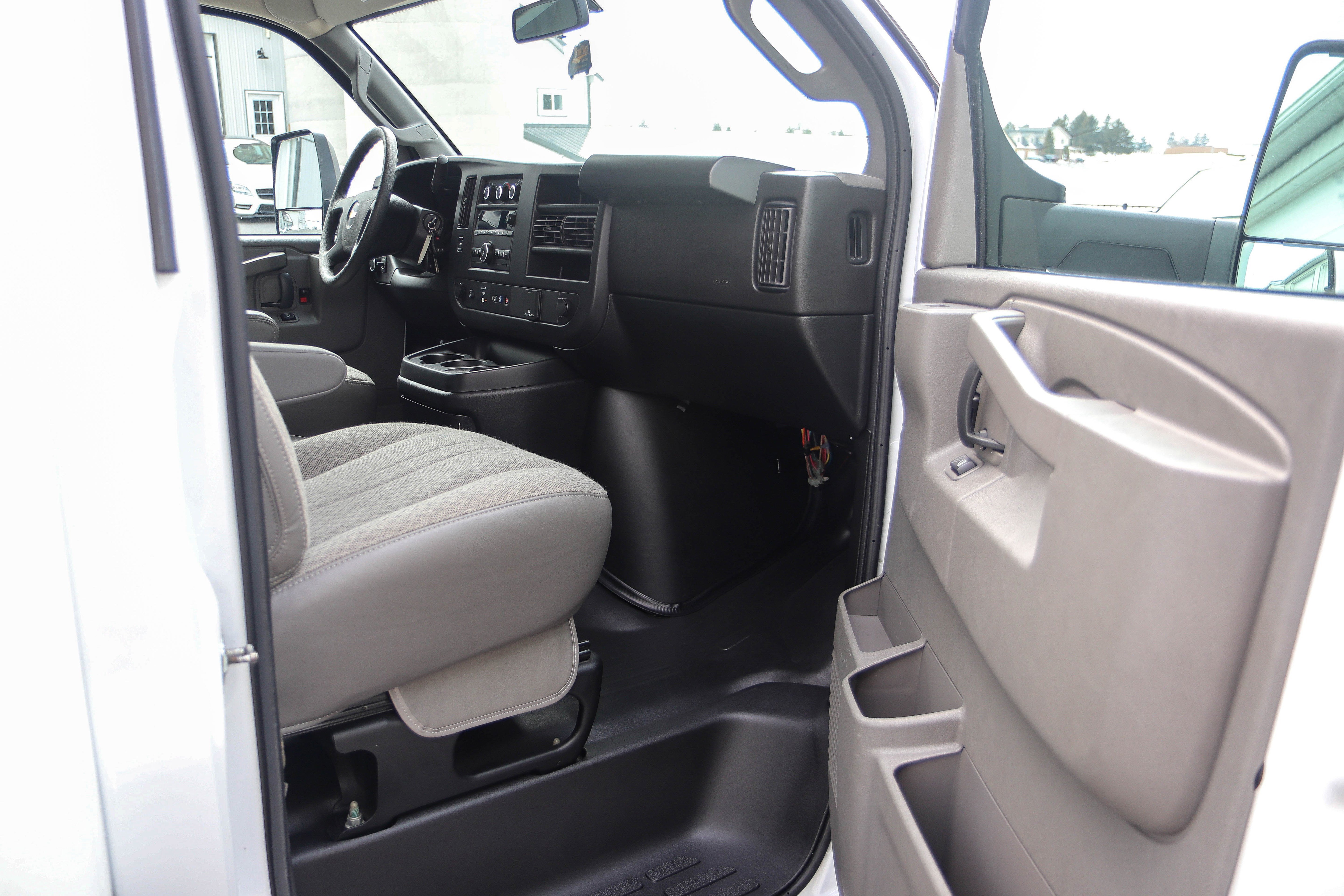 Used 2024 Chevrolet Express 3500 w/ Power Convenience Package RWD image 11