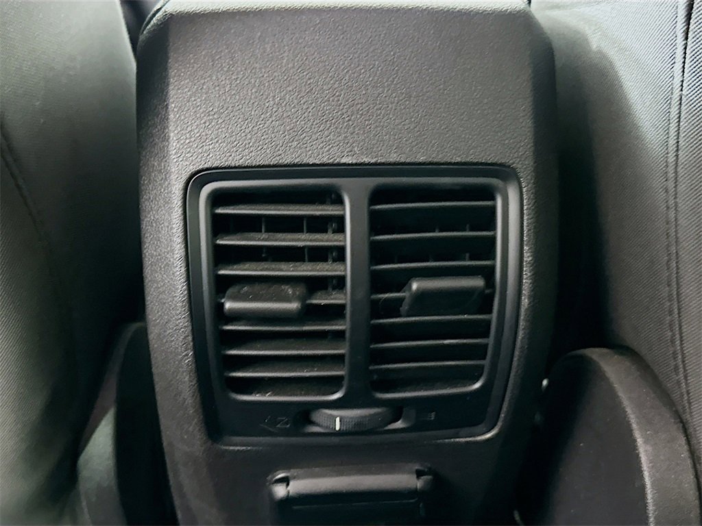 Used 2017 Ford Escape SE w/ Equipment Group 201A image 23