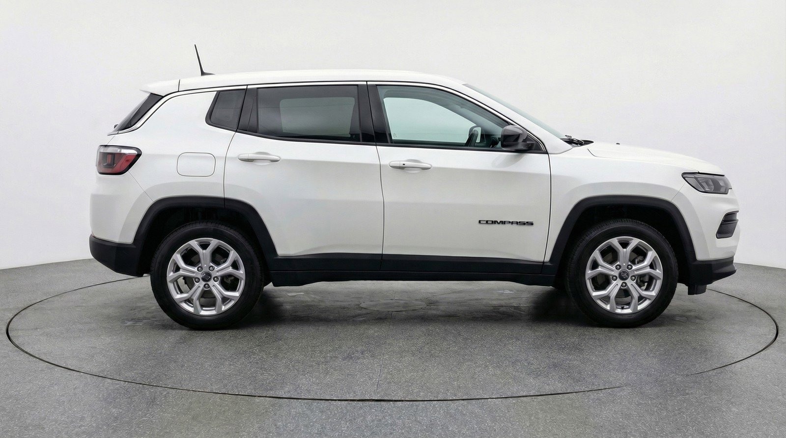 Used 2025 Jeep Compass Latitude image 11