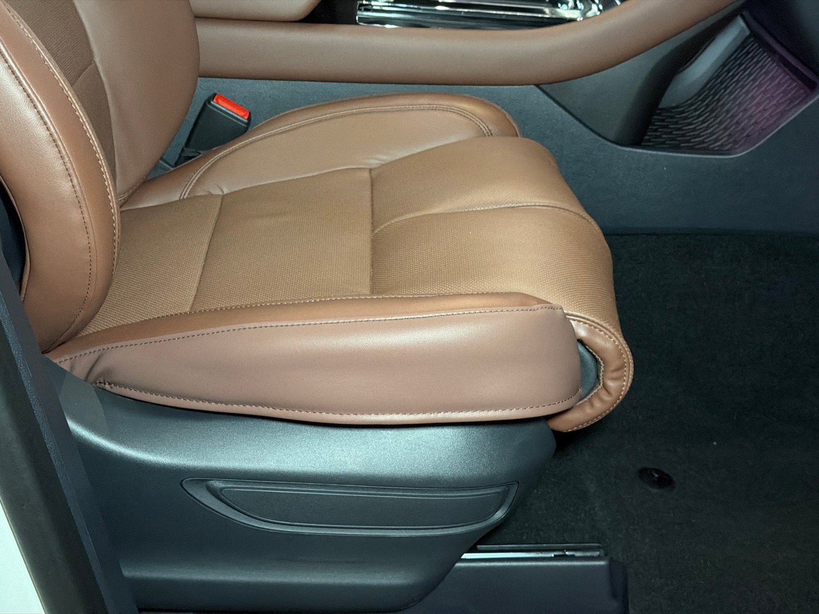 New 2027 Lincoln Aviator Reserve AWD/4WD image 12