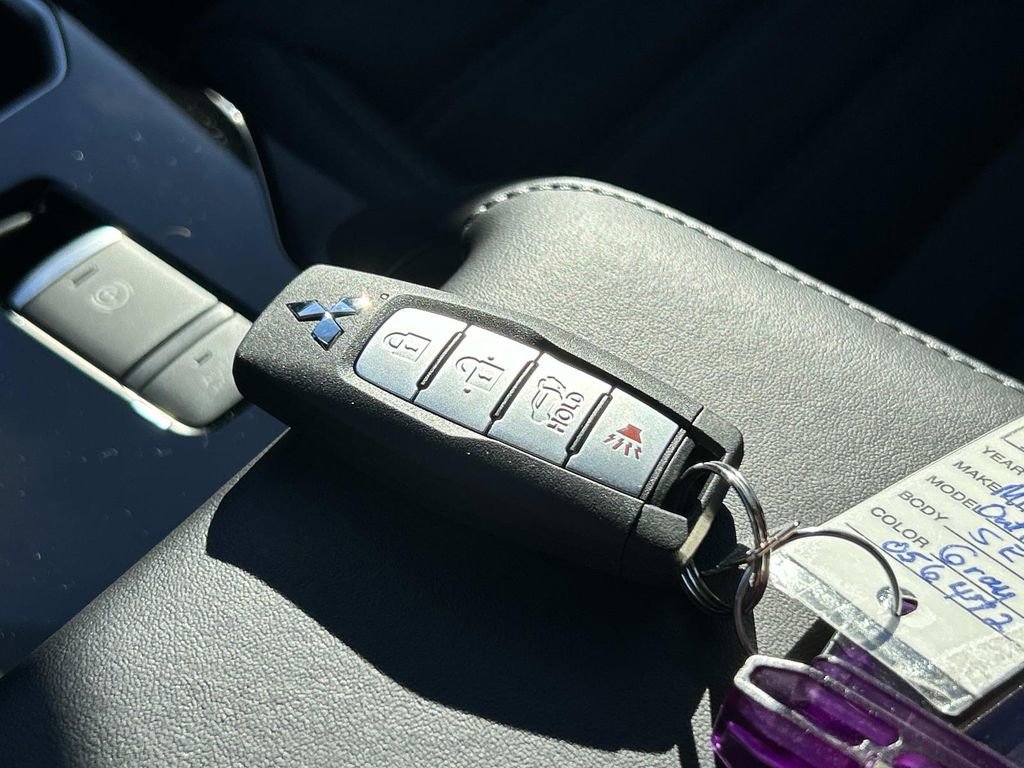 New 2025 Mitsubishi Outlander SE image 30