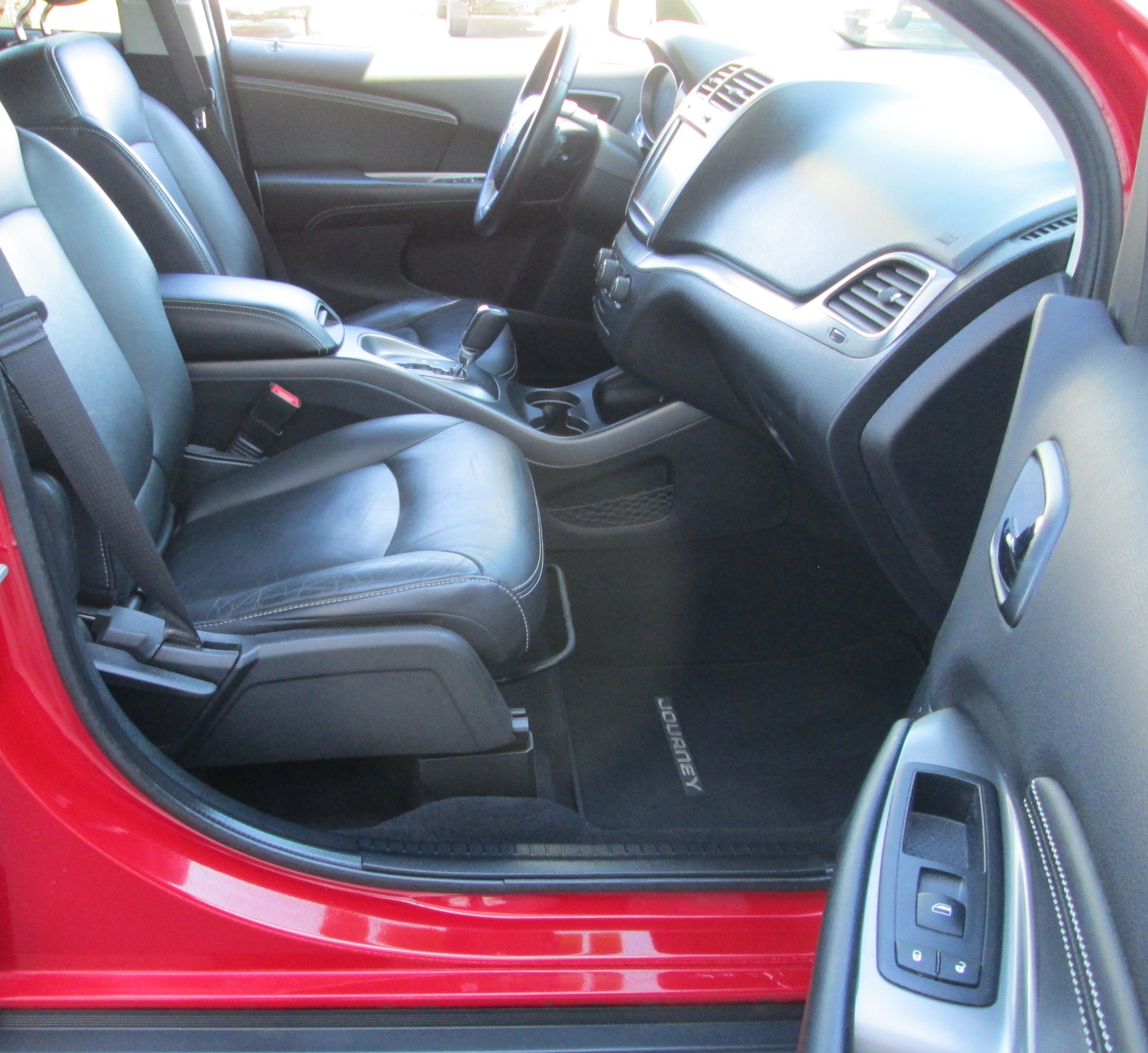 Used 2016 Dodge Journey Crossroad w/ Popular Equipment Group FWD image 14