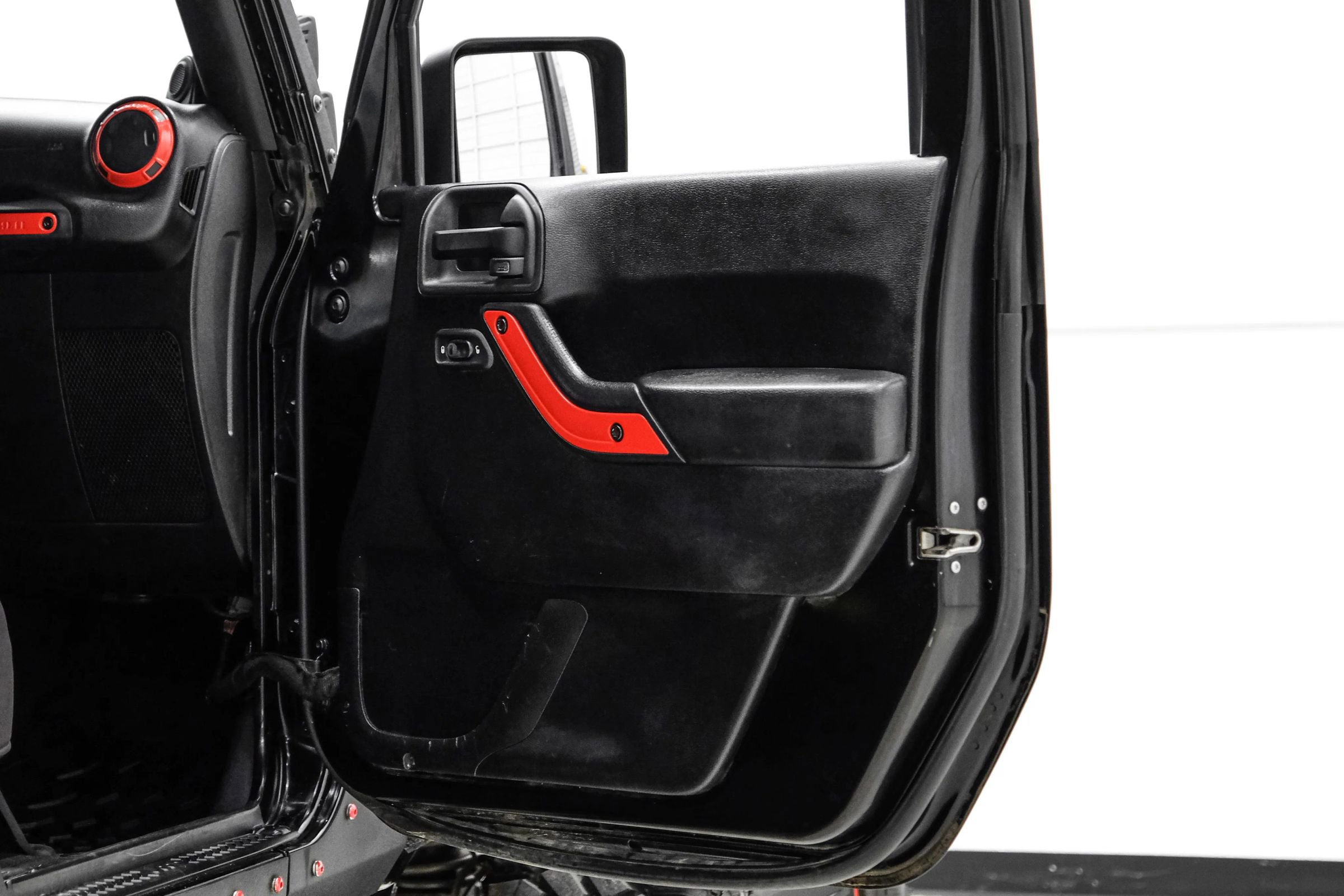 Used 2013 Jeep Wrangler Unlimited Sport image 39