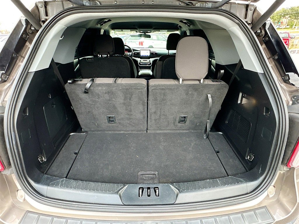 Used 2021 Ford Explorer XLT image 25
