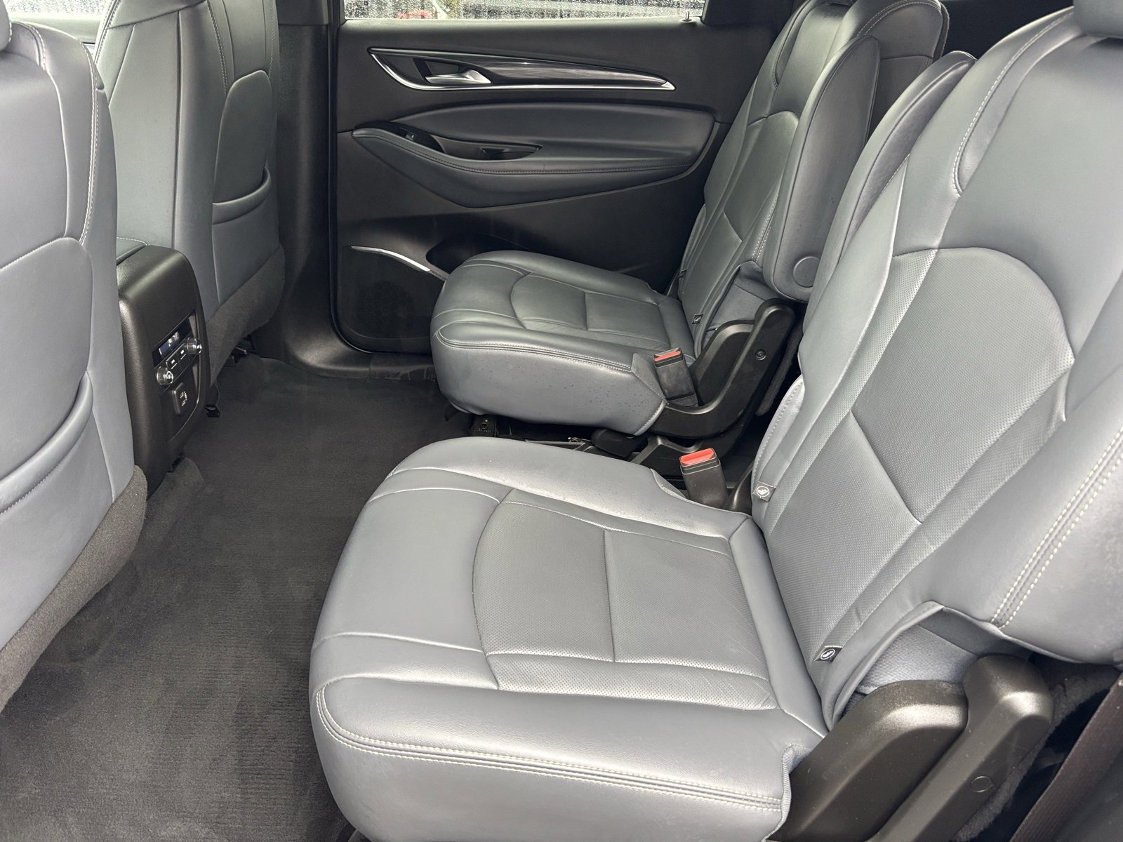 Used 2023 Buick Enclave Essence image 20