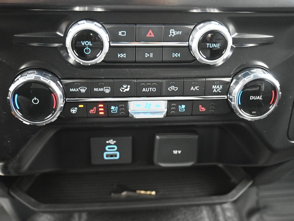 New 2026 Ford F450 Lariat w/ Lariat Premium Package image 13