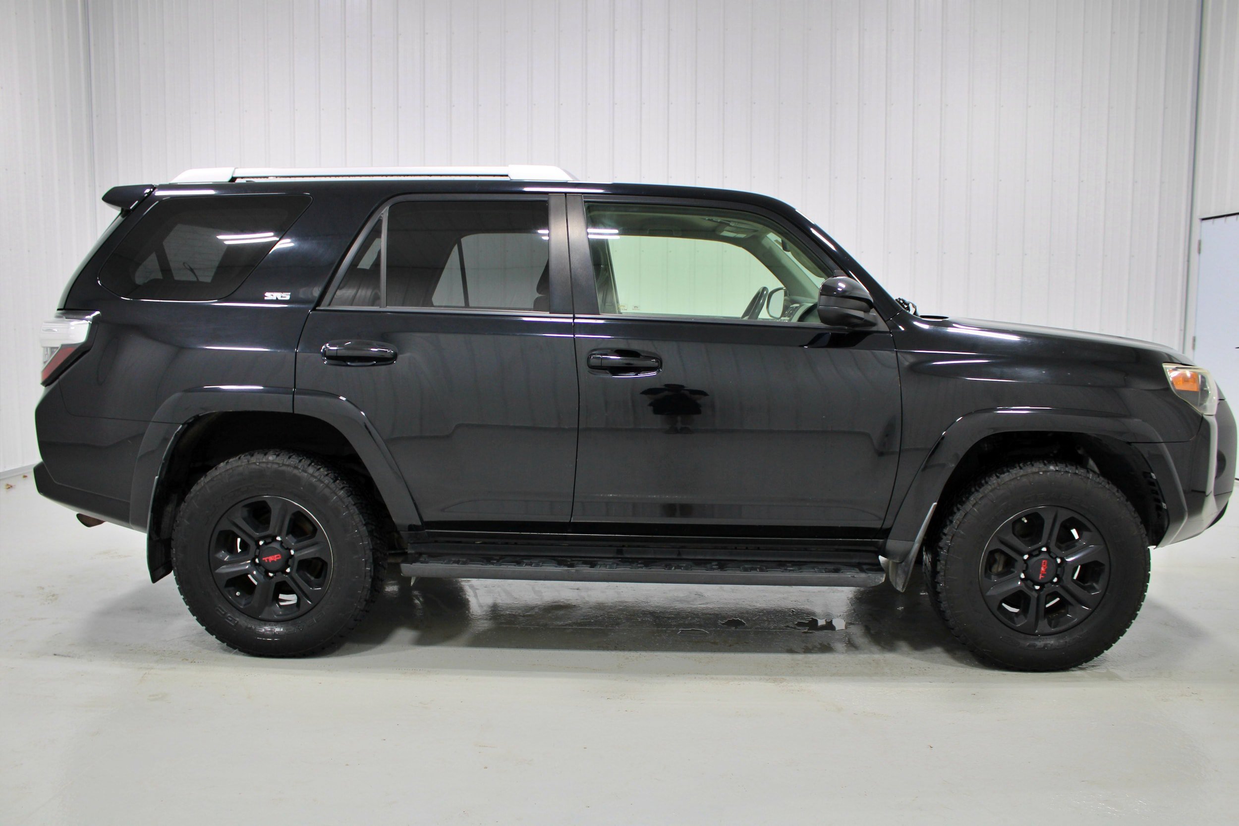 Used 2015 Toyota 4Runner SR5 AWD/4WD image 35