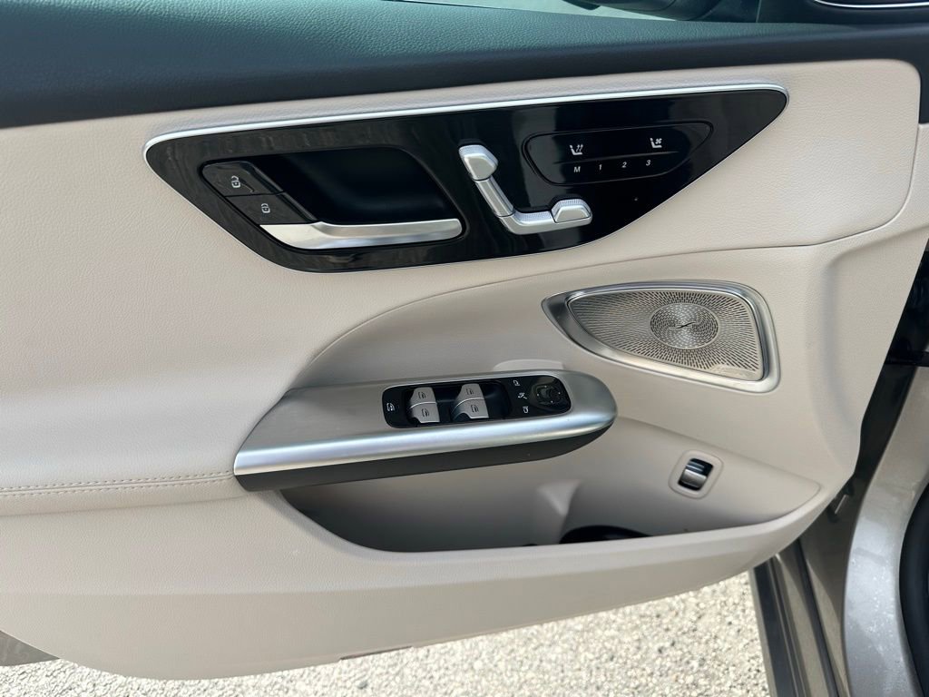 Used 2024 Mercedes-Benz C 300 Sedan image 23