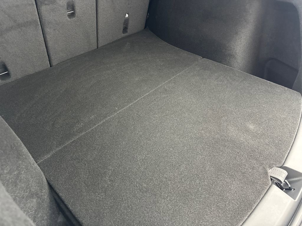 Used 2024 Tesla Model Y Long Range image 79