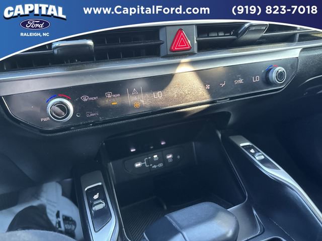 Used 2024 Kia Sorento S image 28