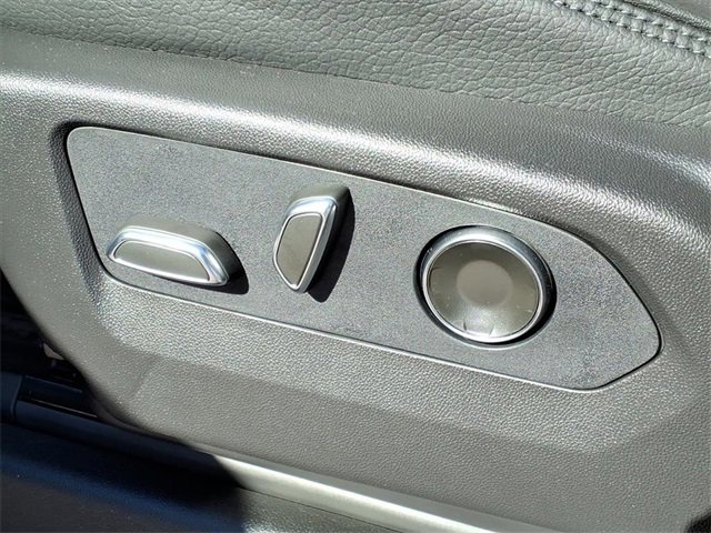 New 2026 GMC Yukon Denali w/ Advanced Technology Package image 9