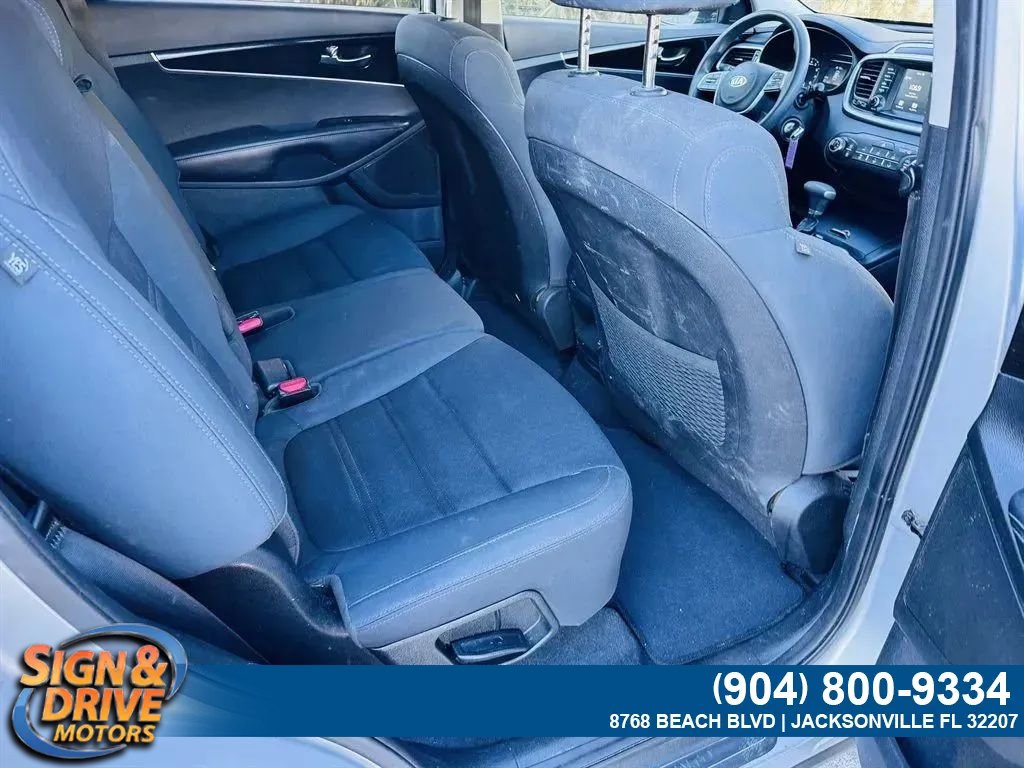 Used 2019 Kia Sorento L FWD image 11