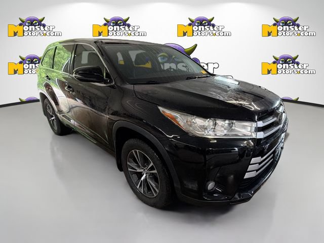 Used 2017 Toyota Highlander LE AWD/4WD image 3