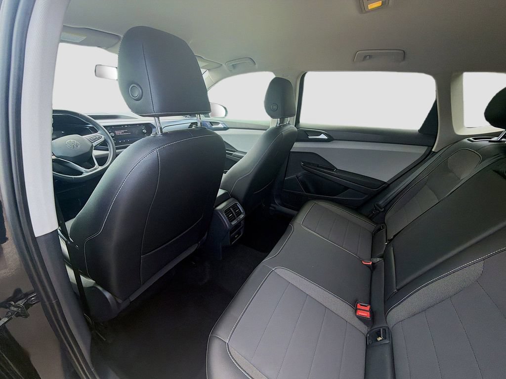 Used 2022 Volkswagen Taos SE FWD image 24
